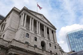 英国央行下调基准利率至4.5%