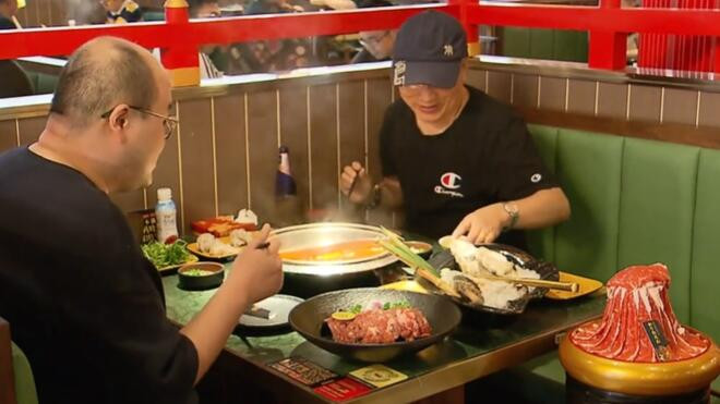 上海启动新一轮5亿元消费券发放 餐饮和旅游券采取“摇号中签”模式