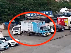 面包车变身移动“加油站” 成都警方斩断一非法运输 储存 销售成品油犯罪链条