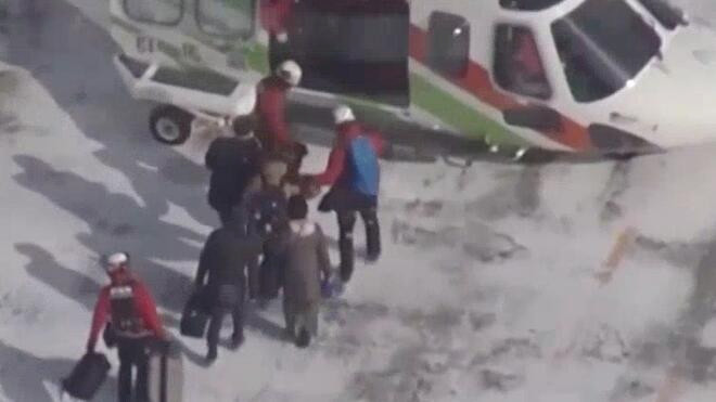 日本福岛发生雪崩 被困旅店60多人中已有40人安全下山