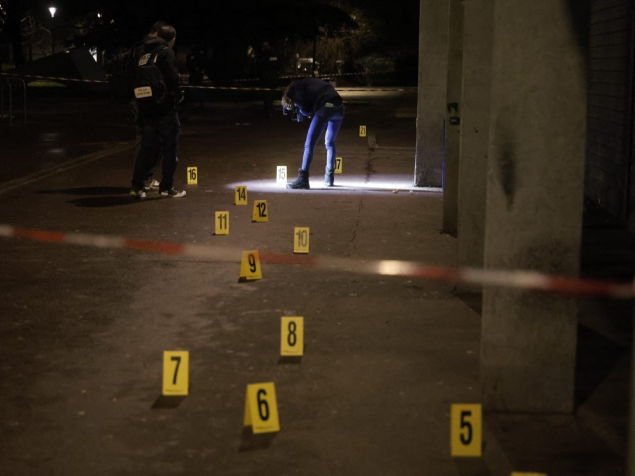 法国一酒吧发生手雷爆炸事件 12人受伤
