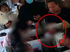 G3642次列车 旅客车厢内突发疾病 众人联合急救