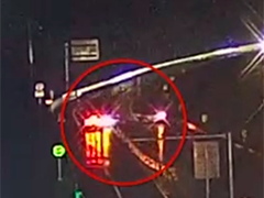 贵州剑河 “组队”高速逆行致车祸 交警依法处置