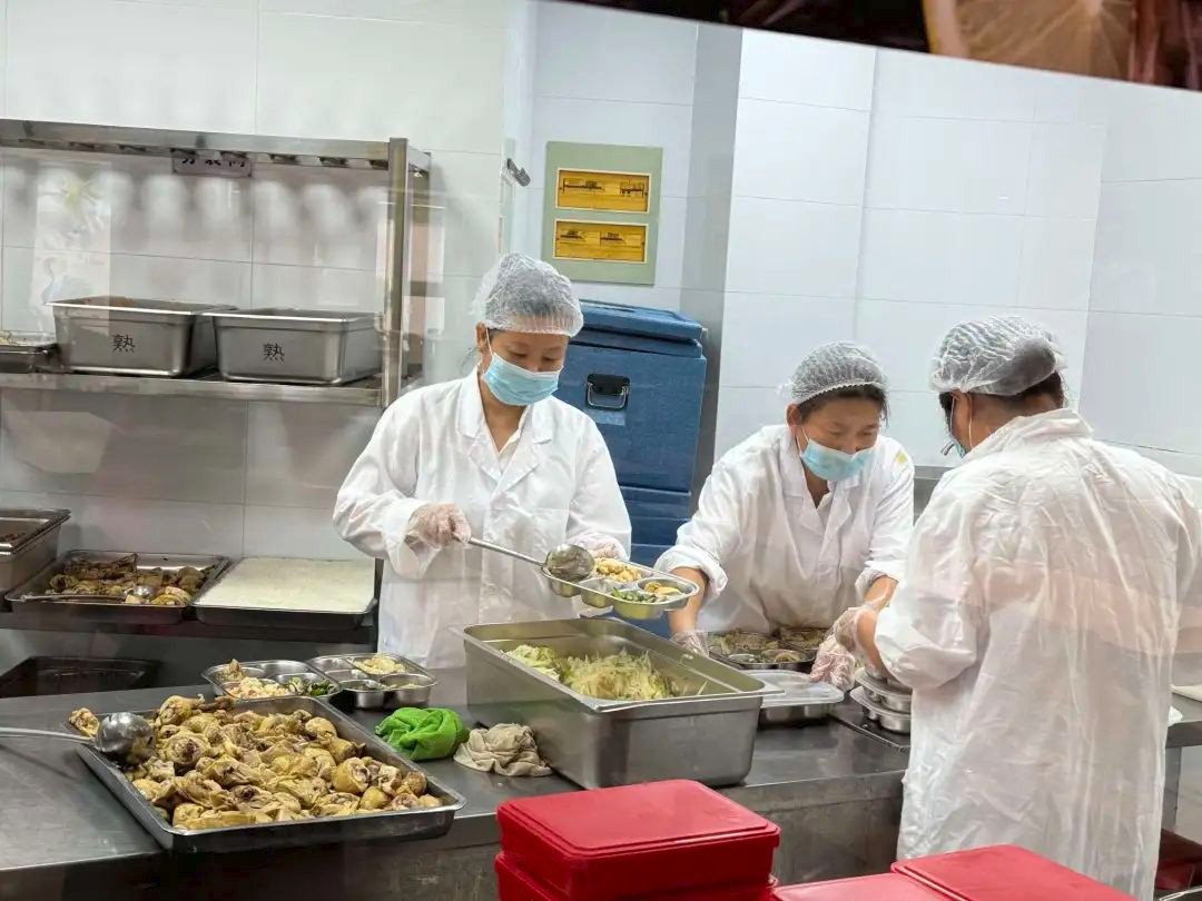 上海 校园午餐AB制全面落地