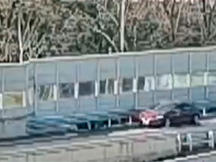 京沪高速江都段 男子高速上“任性”倒车 一次扣12分