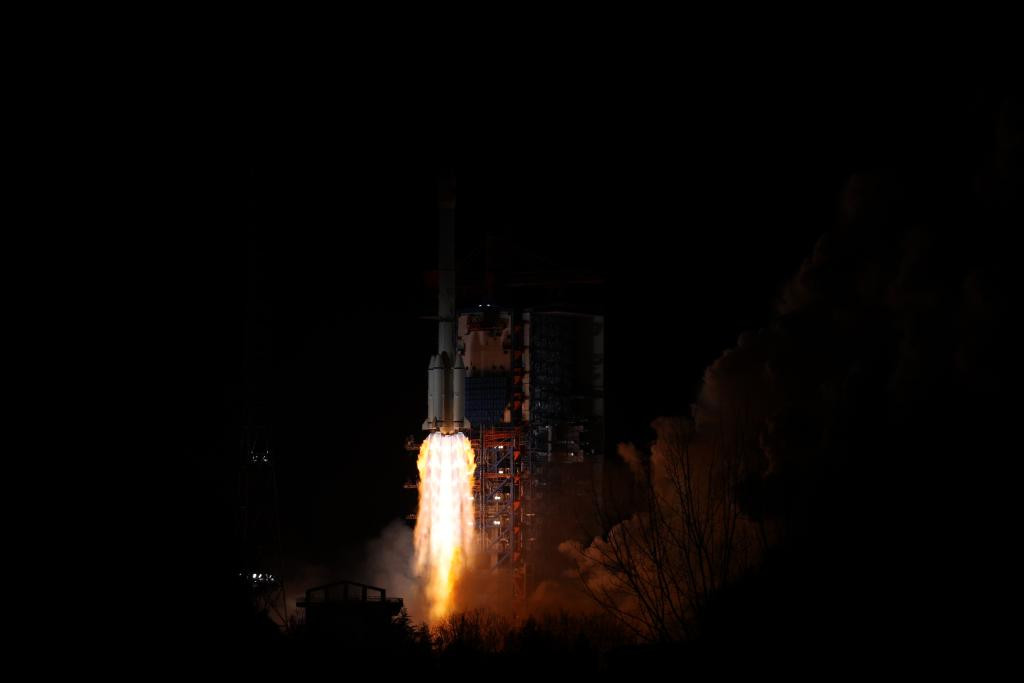 我国成功发射通信技术试验卫星十五号