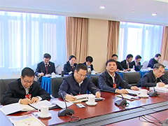 上海代表团举行小组会议 审议“两高”工作报告