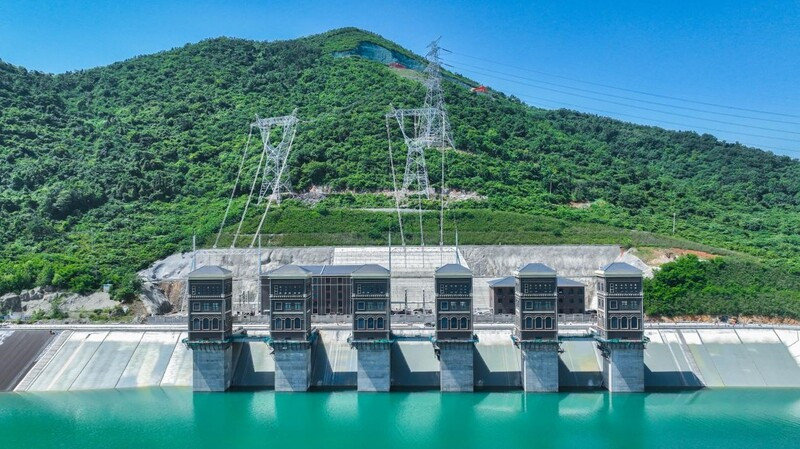 江苏 世界坝体最高抽水蓄能电站3号机组并网