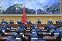 李强主持召开国务院第八次全体会议