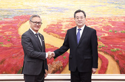 丁薛祥会见老挝外长