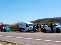 墨西哥校车翻车事故已致6死10伤