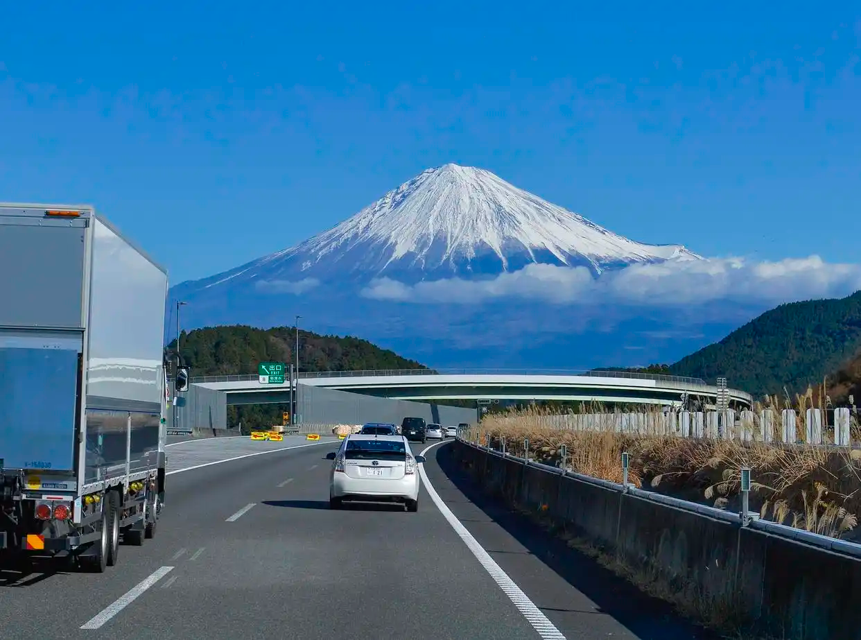 日本静冈县拟收富士山登山费