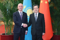 丁薛祥会见哈萨克斯坦第一副总理并共同主持中哈合作委员会第十二次会议