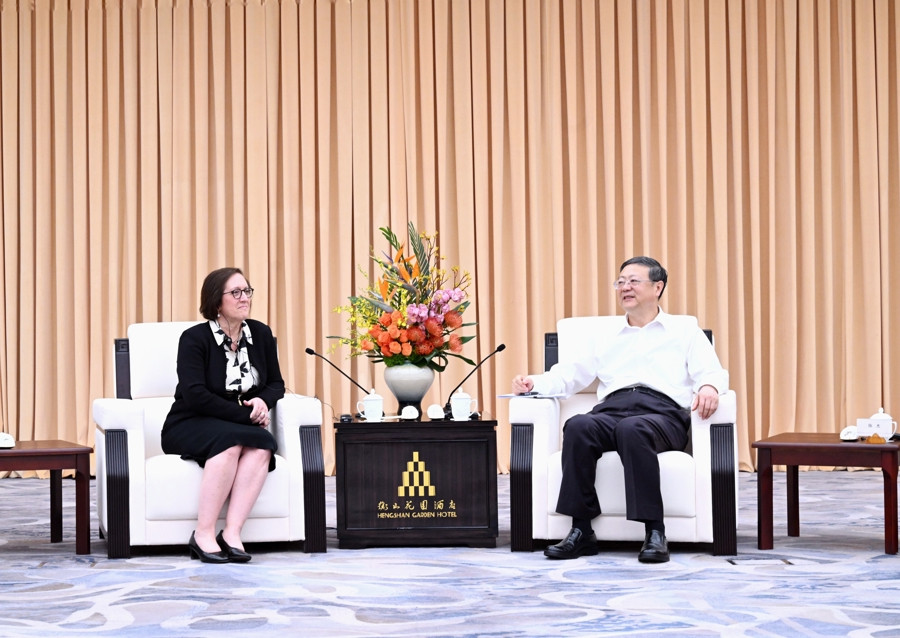 陈吉宁会见来沪参加2025上海全球投资促进大会中外企业家代表