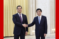 王沪宁会见乌兹别克斯坦总统特别顾问