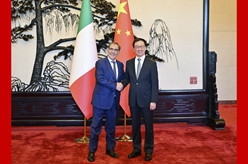 韩正会见意大利参议长