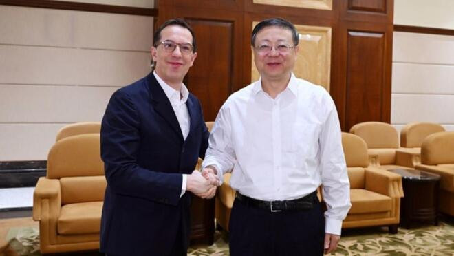陈吉宁会见欧莱雅集团负责人