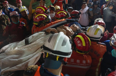 中方救援队在缅甸已救出6名幸存者