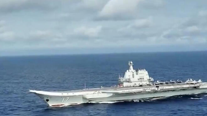 山东舰航母编队位台岛以东海空域演练