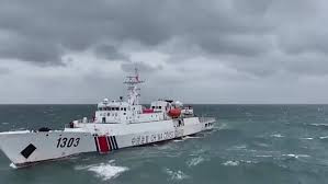 海警舰艇编队位台岛周边海域开展执法管控演练