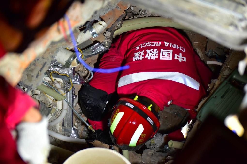 中国救援力量持续在缅救援 共救出8名幸存者