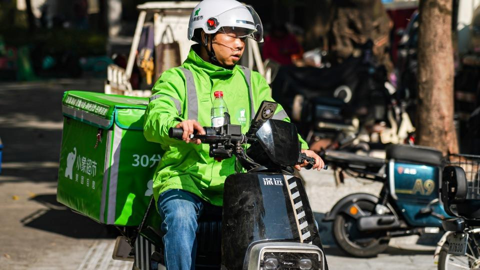 广州拟对外卖电动车等核发专用号牌