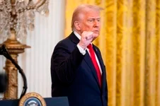 CNN主播：美贸易保护主义离谱到极致