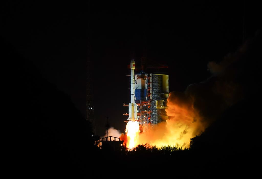 我国成功发射通信技术试验卫星十七号