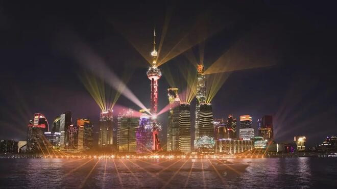 上海浦东开发开放35周年光影盛宴启幕