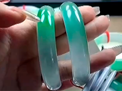 真假翡翠 直播间号称卖缅甸翡翠手镯 百余人受骗