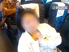 C1021次列车 旅客突发疾病 众人合力救助