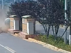 昆明 槽罐车车头车身分离 险象环生