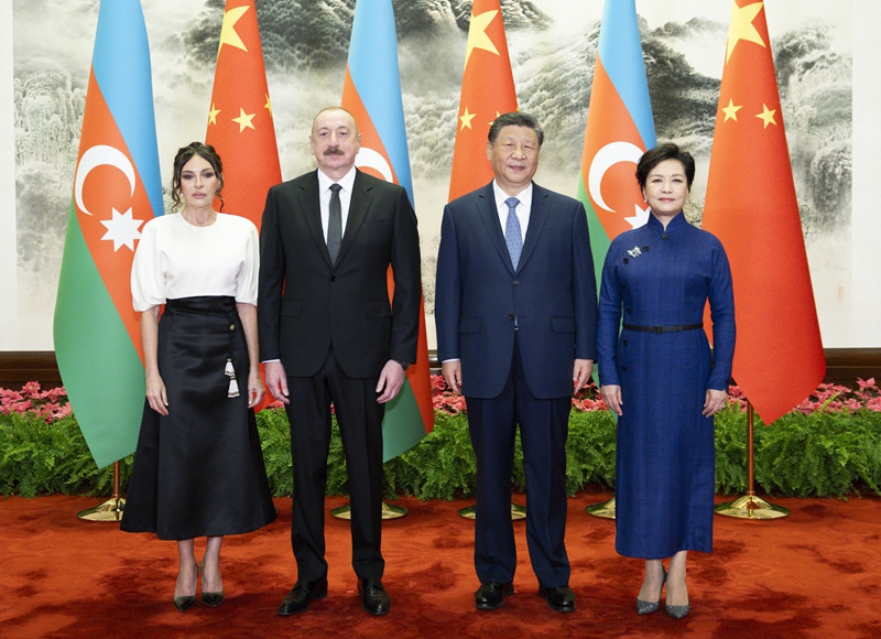 习近平同阿塞拜疆总统会谈