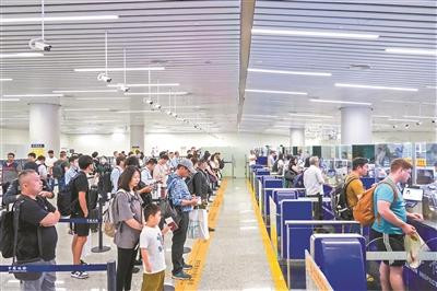 广州白云机场口岸今年出入境客流破500万人次