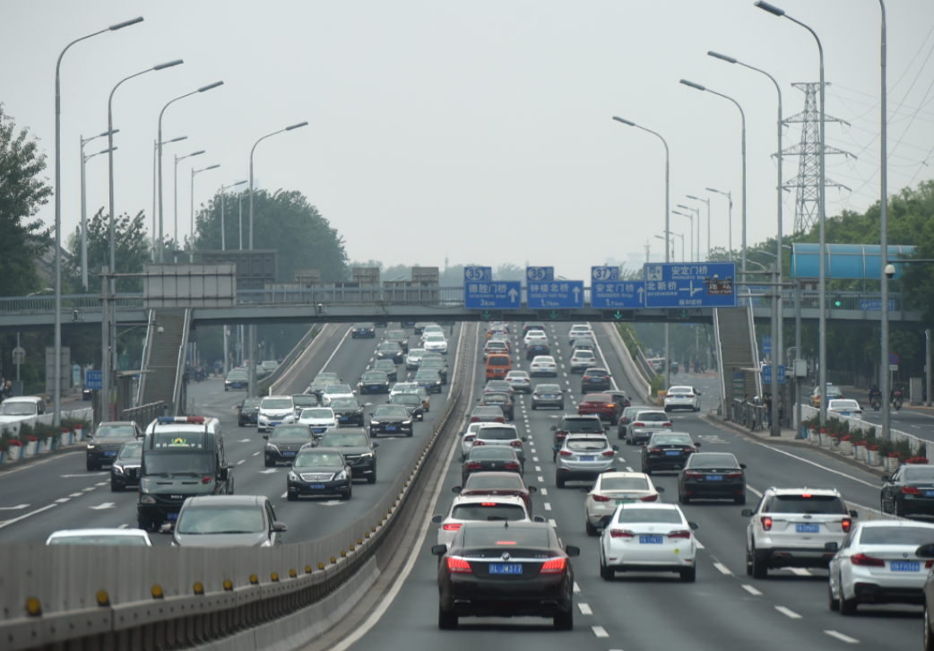 “五一”假期高速公路总体保持高位运行