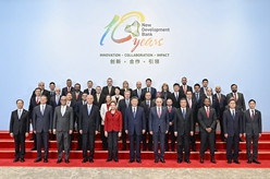 习近平访问金砖国家新开发银行