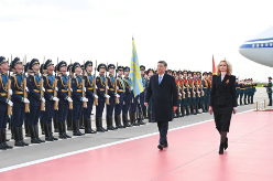 习近平向“和平薪火 时代新章——纪念中国人民抗日战争和苏联伟大卫国战争胜利80周年中俄人文交流活动”致贺信