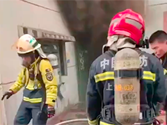 上海 突遭火灾大病患者陷入困境 邻居施援手