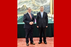 李希会见古巴外长