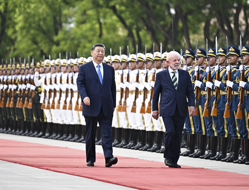 习近平举行仪式欢迎巴西总统访华
