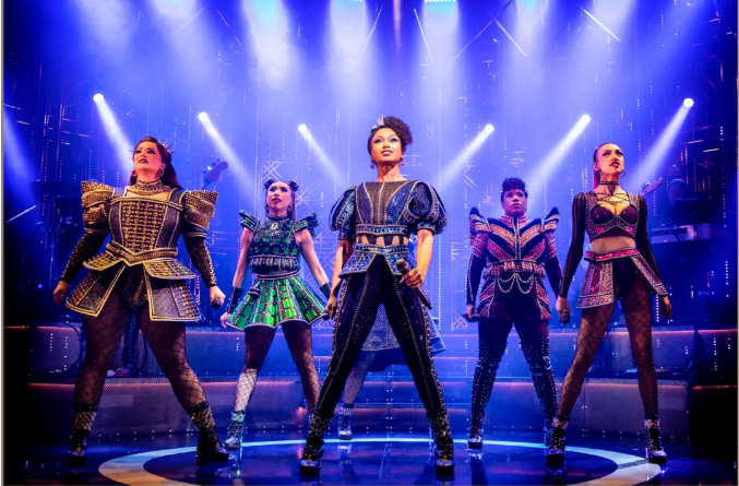 英国原版音乐剧《SIX》中国首演昨晚登陆上海
