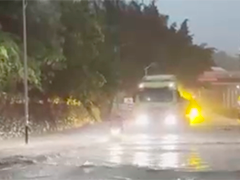广西田林 遭遇“龙舟水”首场强降雨 道路被淹商铺进水