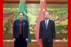 赵乐际同土库曼斯坦议长举行会谈