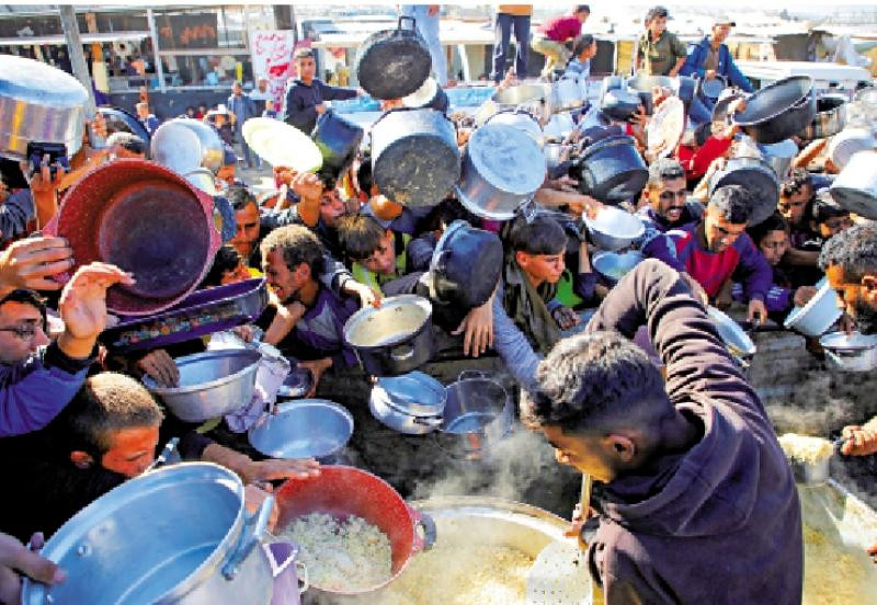 油价飞涨 道路受损 加沙粮食运输困难