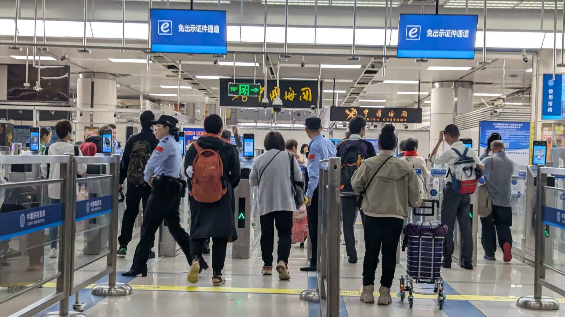 国家移民管理局 今年端午节期间590.7万人次出入境