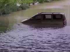 广西桂林 强降雨导致多处路段一度积水