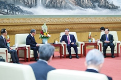 李强会见日本国际贸易促进协会访华团