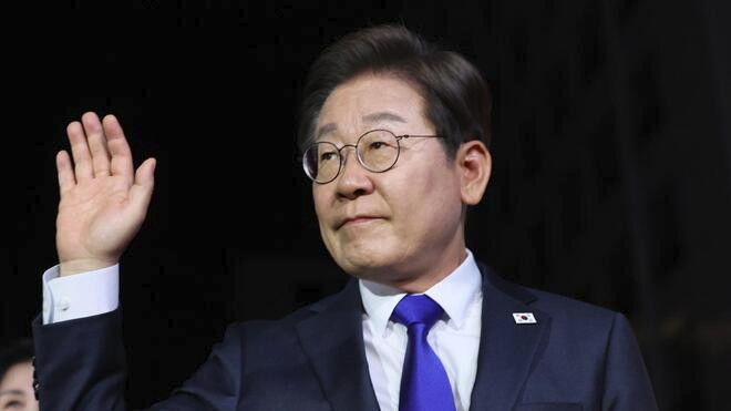 李在明当选韩国总统 开始履职