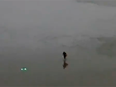 宁波：男子赶海迷失方向 消防无人机照明引路