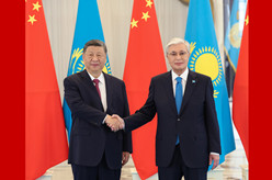 习近平同哈萨克斯坦总统会谈